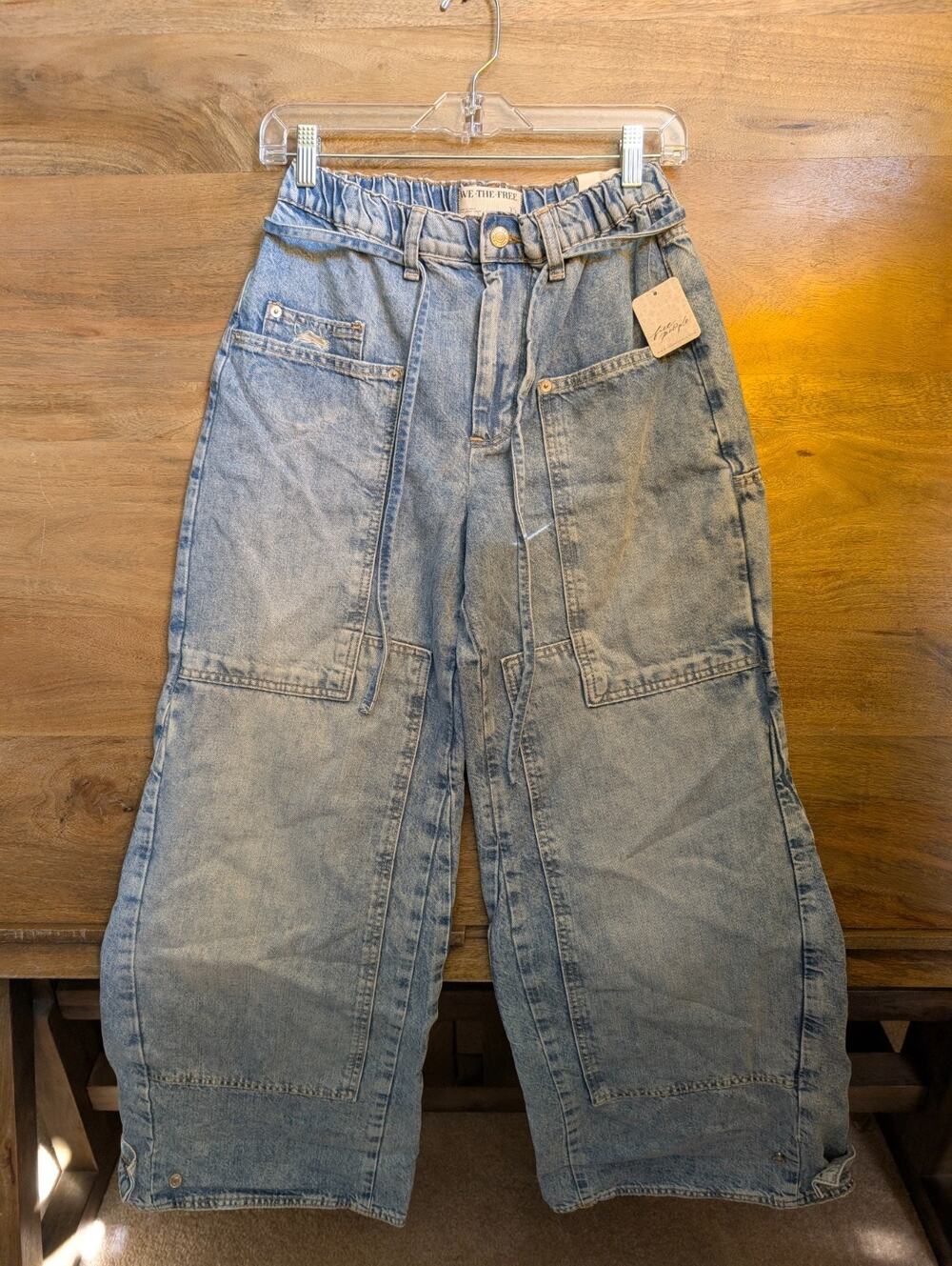 We The Free Jeans Womens XS Light Blue Denim Crvy Outlaw Mid-Rise Wide Leg NWT